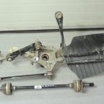 BMW G30 G31 kreisā puse: rumbas kronšteins, riteņa kronšteins, šķērsvirziena kronšteins, piedziņas vārpsta