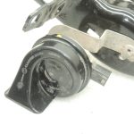 BMW G30 G31 lukturu kronšteins (labais), signāltaure „Fanfare“ 51647383858 61337342945 OE