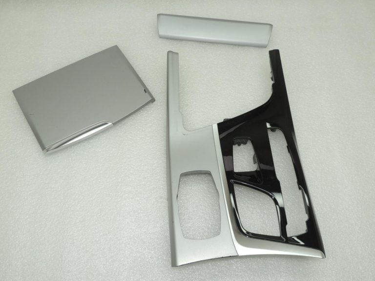 BMW G30 G31 centrālās konsoles apdare „Oxide Silver Dark“ (kreisās puses stūres versija) 51169380179 9380179 OE