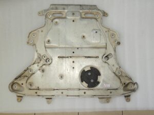 BMW G30 G31 xDrive nostiprinājuma plāksne priekšējai šķērsbalstai 31106887547 6887547 OE
