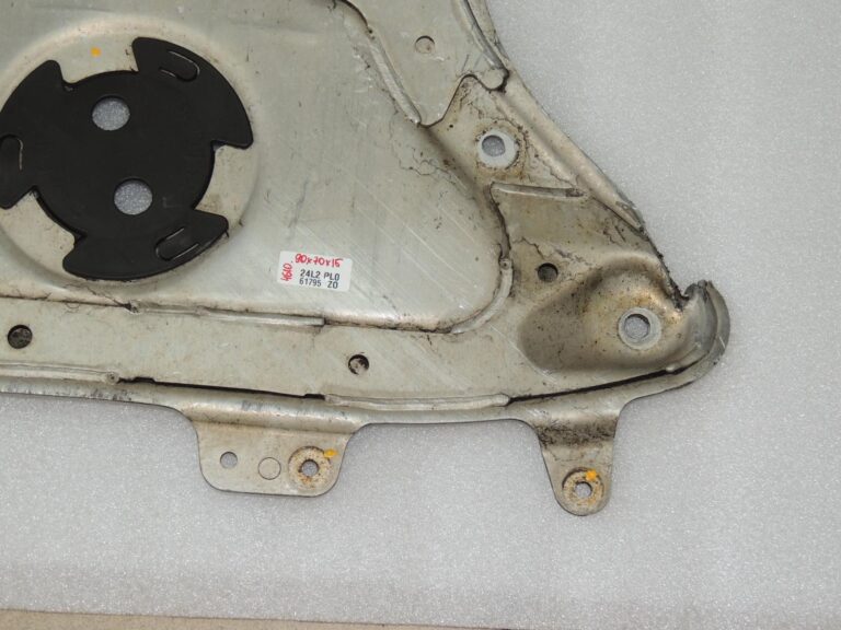 BMW G30 G31 xDrive nostiprinājuma plāksne priekšējai šķērsbalstai 31106887547 6887547 OE