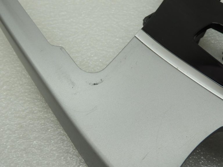 BMW G30 G31 centrālās konsoles apdare „Oxide Silver Dark“ (kreisās puses stūres versija) 51169380179 9380179 OE