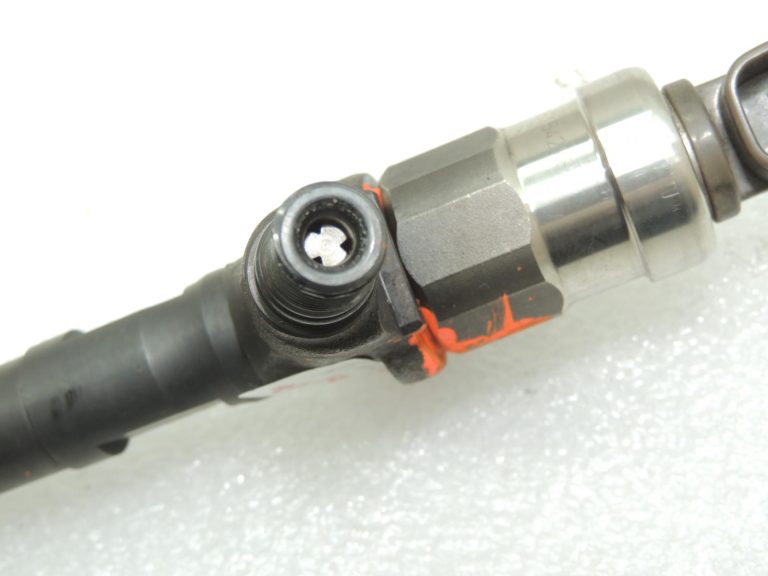 Opel Signum, Vectra C, Saab 9-5, Renault Espace 3.0 V6 degvielas iesmidzinātājs 98432375 OE