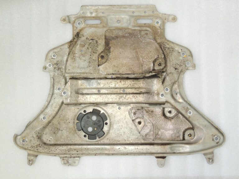 BMW G30 G31 xDrive nostiprinājuma plāksne priekšējai šķērsbalstai 31106887547 6887547 OE