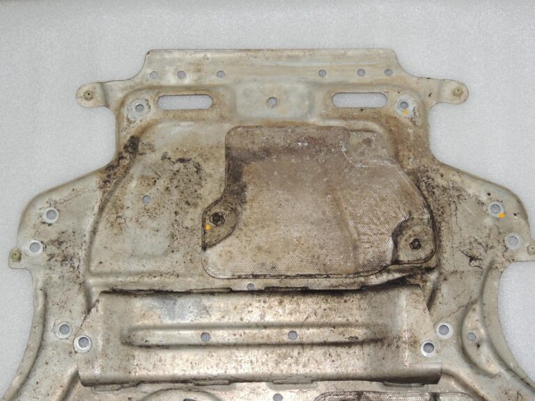 BMW G30 G31 xDrive nostiprinājuma plāksne priekšējai šķērsbalstai 31106887547 6887547 OE