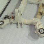 BMW G30 G31 kreisā puse: rumbas kronšteins, riteņa kronšteins, šķērsvirziena kronšteins, piedziņas vārpsta
