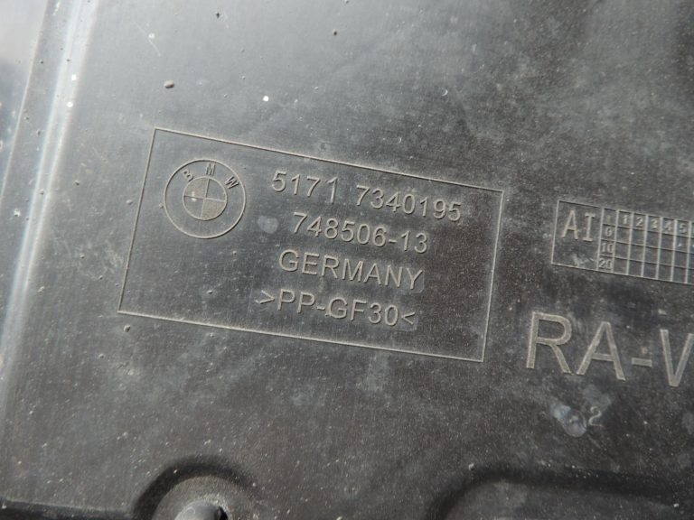 BMW G30 G31 priekšējā labā riteņa arkas apvalks, 2 daļu komplekts 51717340786 51717340796 OE