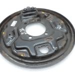 Nissan Navara II D40 3.0DCi aizmugurējais labais bremžu trumulas aizsargpārsegs 44030EB70A