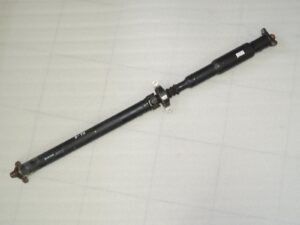 BMW G30 G31 520d xDrive piedziņas vārpsta, aizmugurējā izvades vārpsta 26108687371 OE