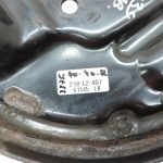 Nissan Navara II D40 3.0DCi aizmugurējais labais bremžu trumulas aizsargpārsegs 44030EB70A