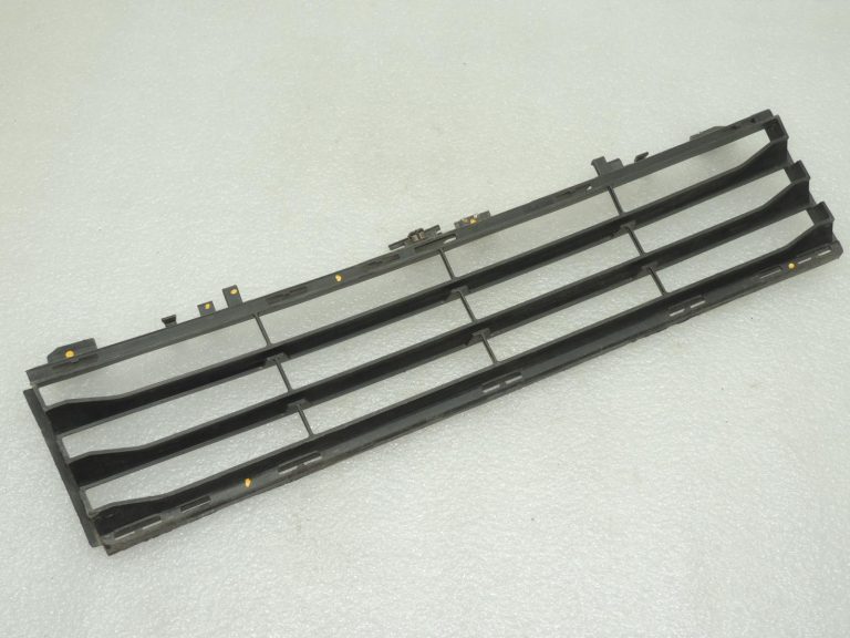 BMW G30 G31 standarta ventilācijas režģis bampera vidū 51117385257 7385257 OE