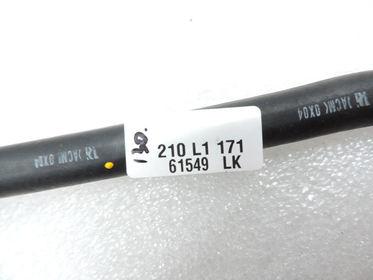 Nissan Navara II D40 3.0DCi V9X eļļas dzesētāja caurule 216335X21A 216345X20A