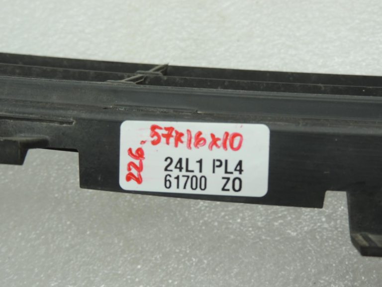 BMW G30 G31 standarta ventilācijas režģis bampera vidū 51117385257 7385257 OE