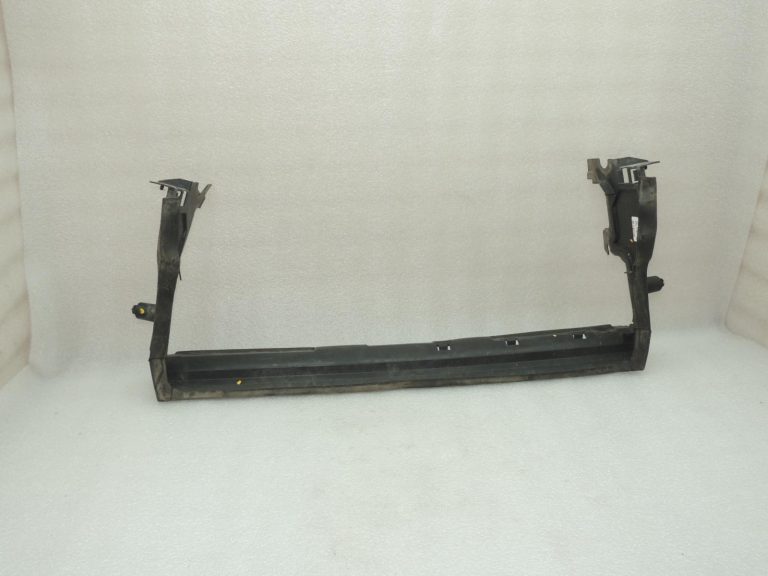 BMW G30 G31 radiatora kronšteins, gaisa plūsmas novadīšana zem radiatora 51747383846 7383846 OE