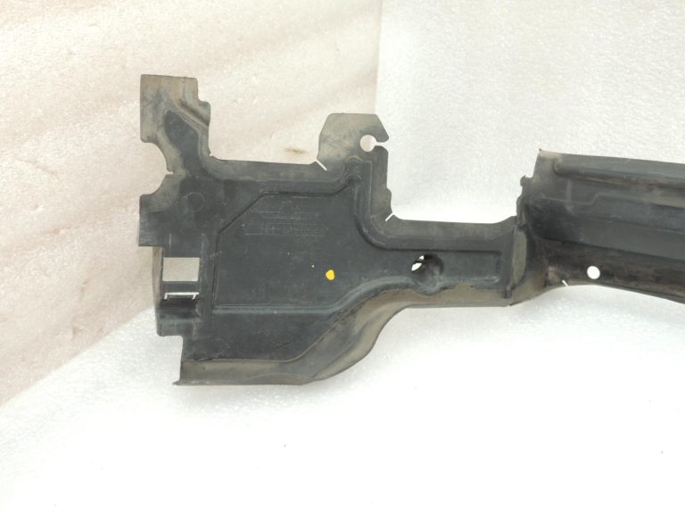 BMW G30 G31 radiatora kronšteins, gaisa plūsmas novadīšana zem radiatora 51747383846 7383846 OE