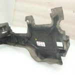 BMW G30 G31 radiatora kronšteins, gaisa plūsmas novadīšana zem radiatora 51747383846 7383846 OE