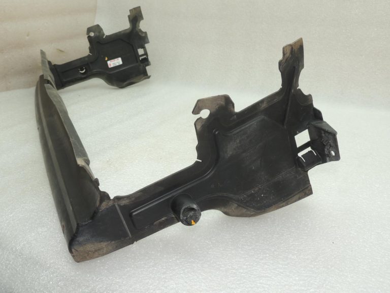 BMW G30 G31 radiatora kronšteins, gaisa plūsmas novadīšana zem radiatora 51747383846 7383846 OE