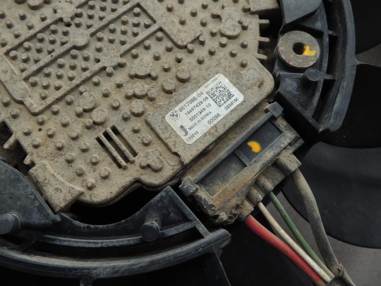 BMW G30 G31 520d dzesētāja ventilatora rāmis 400 W 17428576512 17428472266 OE