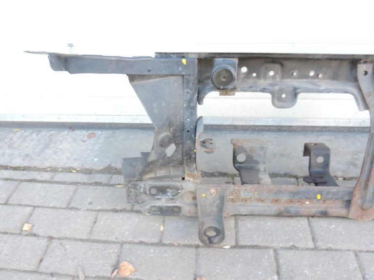 Nissan Navara II D40 3.0DCi V6 V9X radiatora kronšteins F25005X2MA