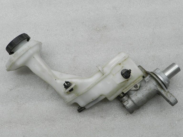 Nissan Qasqai oriģinālais galvenais bremžu cilindrs 460104EH1A