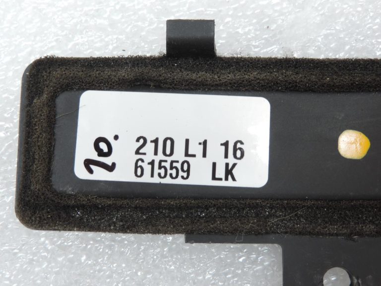 Oriģināls „Nissan Navara II D40“ gaisa kondicionēšanas un apkures filtra vāciņš 27122EB01A