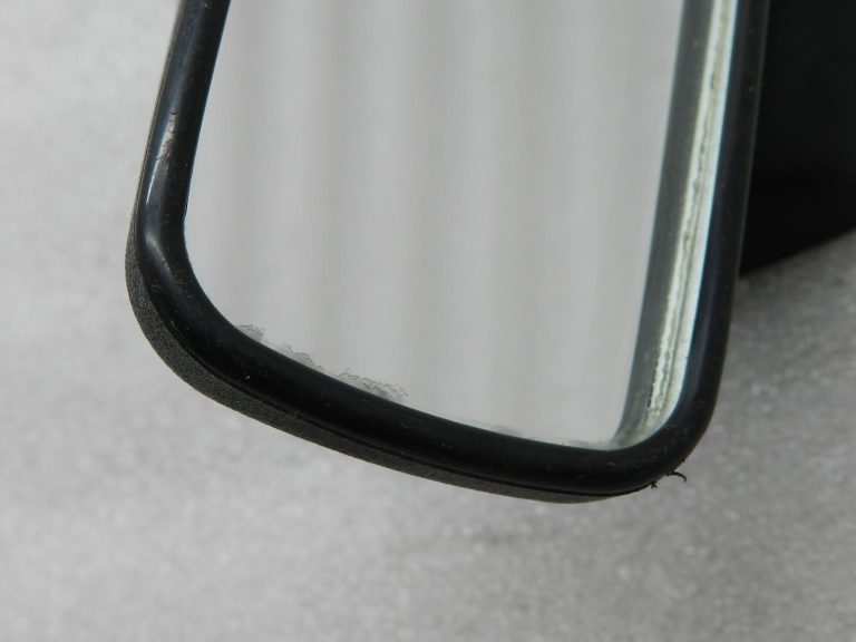 Nissan Qashqai oriģinālais salona spogulis – BOJĀTS! 96321AX700