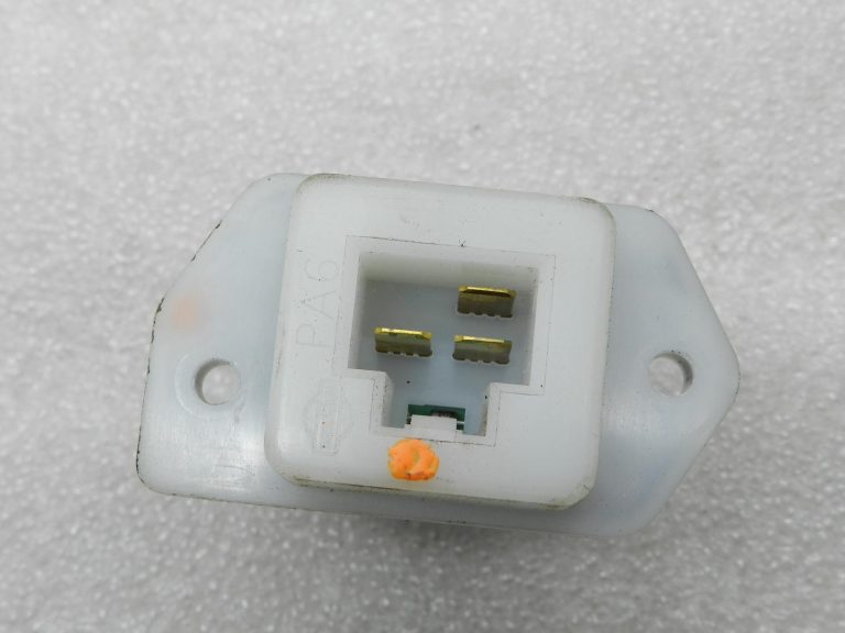 Nissan Qashqai Mazā radiatora ventilatora reostats 2722670T03