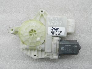 Nissan Qashqai oriģinālais aizmugurējā kreisā loga pacēlāja motors