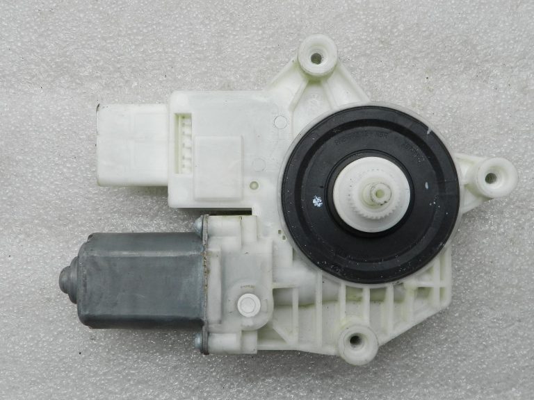 Nissan Qashqai oriģinālais elektriskais logu motors priekšējais kreisais