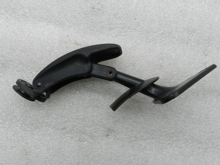 VW Sharan oriģinālā loga atvēršanas rokturi labajā pusē 7M0847106B