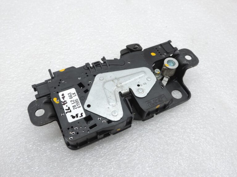 OE BMW G20, G28, G30, G38, G82 bagāžnieka durvju slēdzene 51247441014