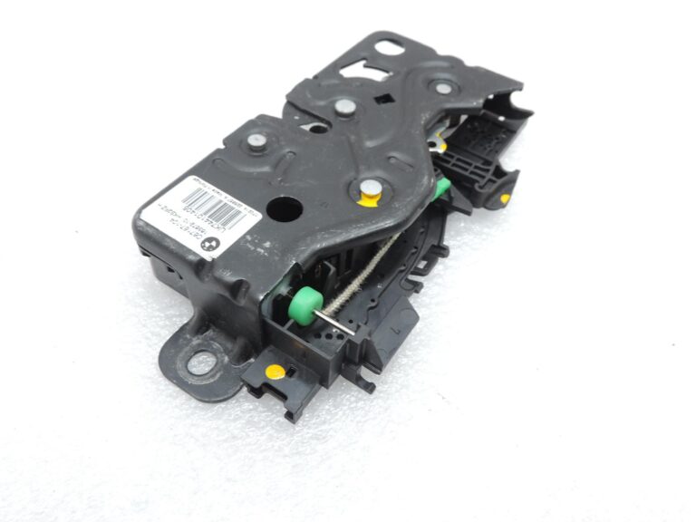 OE BMW G20, G28, G30, G38, G82 bagāžnieka durvju slēdzene 51247441014