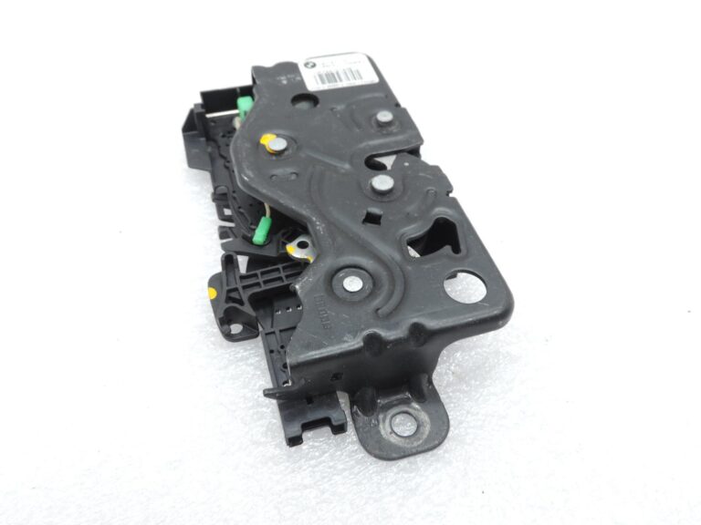 OE BMW G20, G28, G30, G38, G82 bagāžnieka durvju slēdzene 51247441014