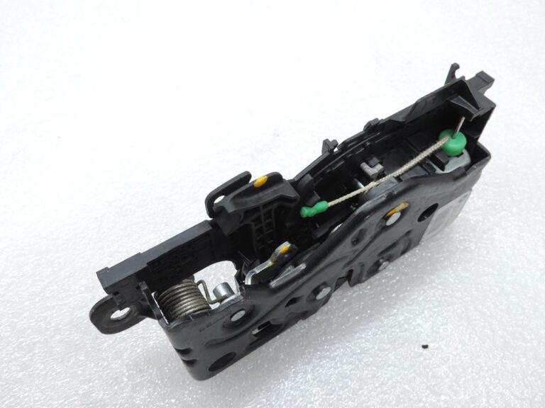 OE BMW G20, G28, G30, G38, G82 bagāžnieka durvju slēdzene 51247441014