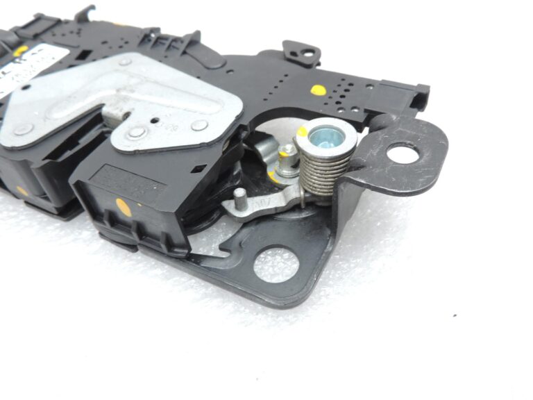 OE BMW G20, G28, G30, G38, G82 bagāžnieka durvju slēdzene 51247441014