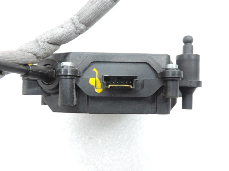 OE BMW G22, G82, F90, G30, G38 bagāžnieka durvju servodrošības slēdzenes piedziņa 51247383561