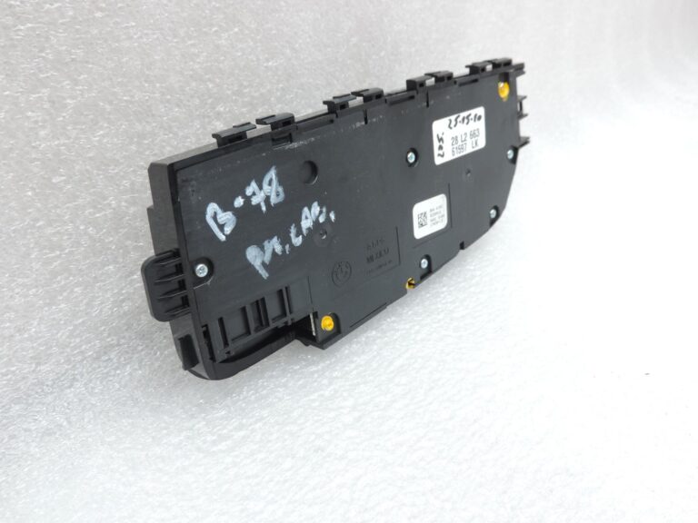 OE BMW G30 G31 G32 sēdekļa regulēšanas slēdzis (labajā pusē) 61319330916