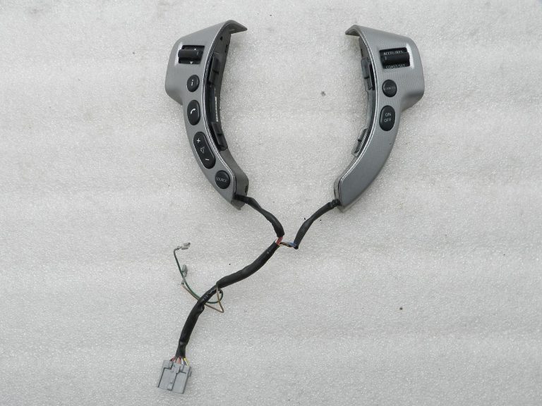 „Nissan Qashqai“ oriģinālās stūres pogas 25551JD01A