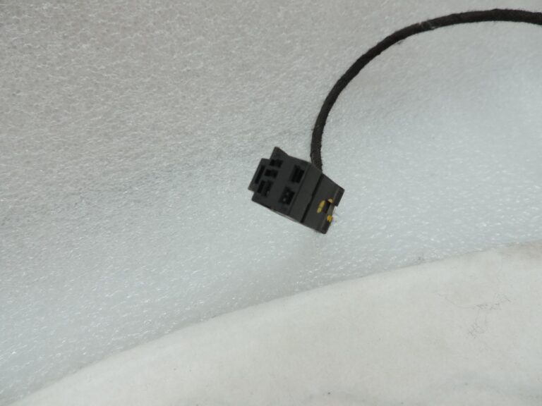 OE BMW G30 G31 G11 G12 BASIC sēdekļa apsildes elements priekšā 7357404