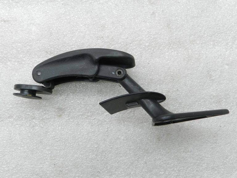 VW Sharan oriģinālā loga atvēršanas rokturi (kreisajā pusē) 7M0847105