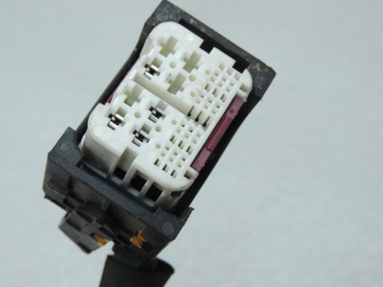 OE BMW G30, G31, G11, G12 aizdedzes sveces vadu komplekts 12518595291