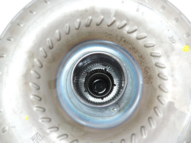 OE BMW G30 G31 GA8HP50Z automātiskās pārnesumkārbas griezes momenta pārveidotājs 20405A131F7