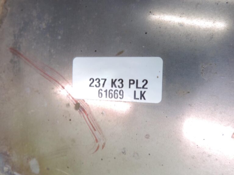 Toyota Corolla E21 1,2i 8NRFTS aizmugurējais izplūdes sistēmas klusinātājs 174300Y400