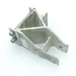 OE BMW F90 G30 G31 G38 G32 radiatora stiprinājuma adapteris (labais) 51117357216