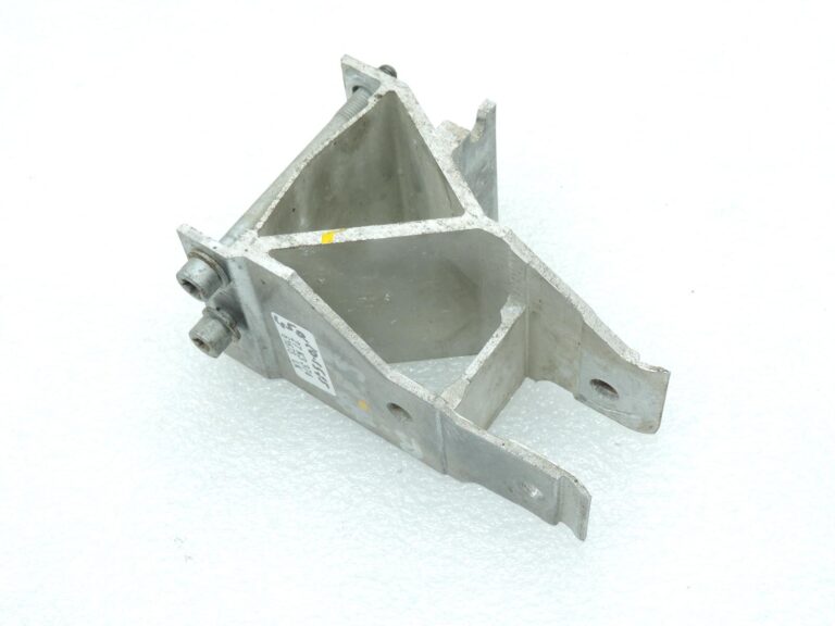 OE BMW F90 G30 G31 G38 G32 radiatora stiprinājuma adapteris (labais) 51117357216