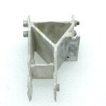 OE BMW F90 G30 G31 G38 G32 radiatora stiprinājuma adapteris (labais) 51117357216