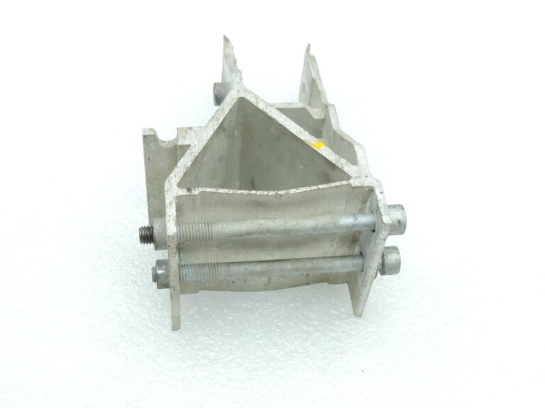 OE BMW F90 G30 G31 G38 G32 radiatora stiprinājuma adapteris (labais) 51117357216