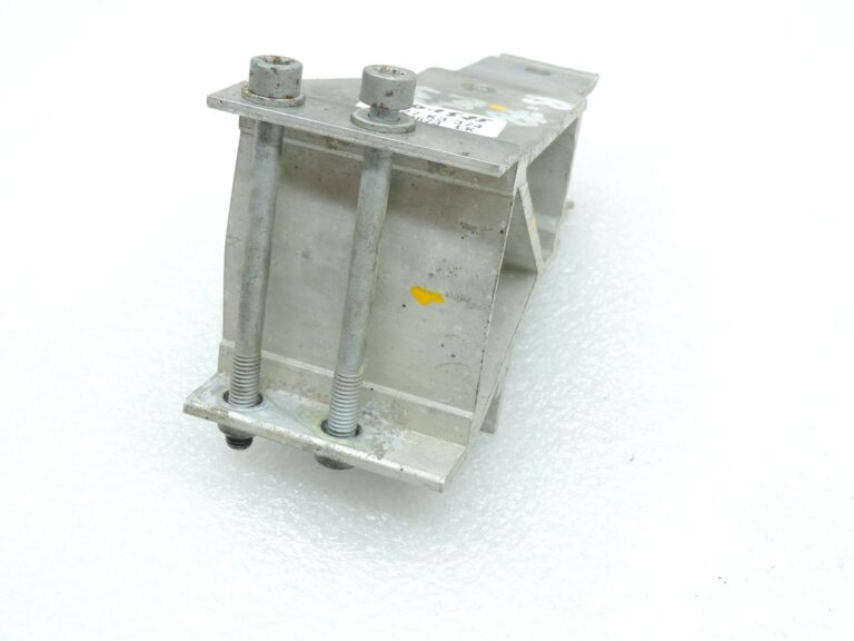 OE BMW F90 G30 G31 G38 G32 radiatora stiprinājuma adapteris (labais) 51117357216