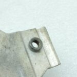OE BMW F90 G30 G31 G38 G32 radiatora stiprinājuma adapteris (labais) 51117357216