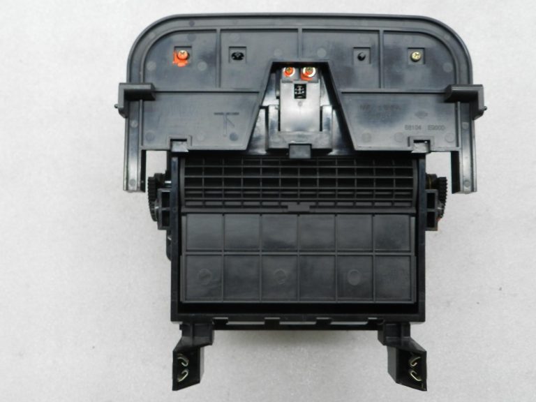 „Nissan X-Trail“ oriģinālā glabāšanas nodalījuma centrālā konsole